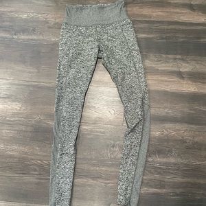 Athleta Exhale Heel Tight | Size Small